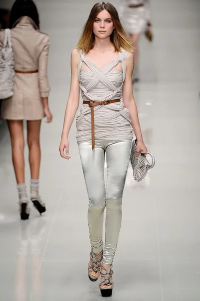 Look 18